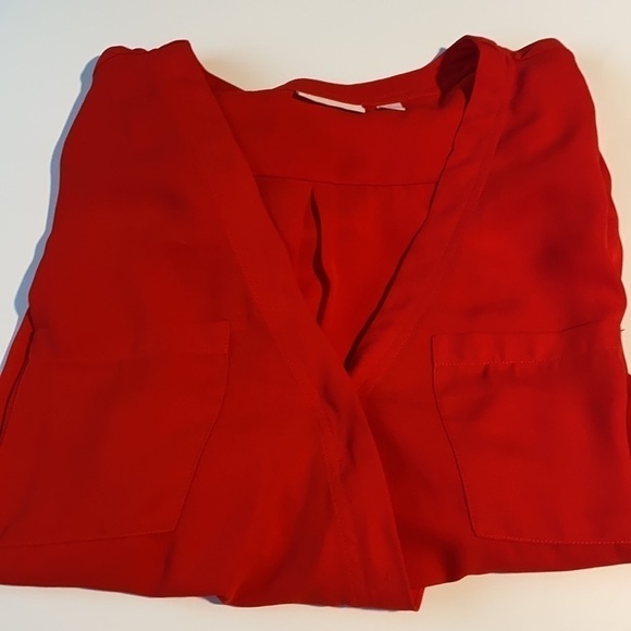 3 for $30 Red V-neck Blouse size medium 3/4 sleeve - Picture 8 of 10